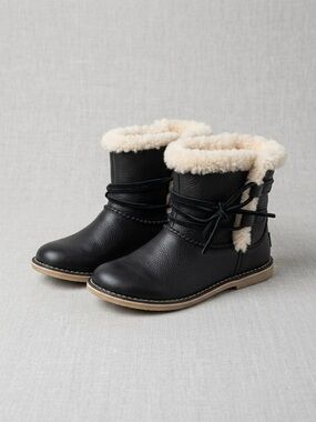 UGG Black Leather Shearling Lined Wrap Tie Ankle Boots Size 7